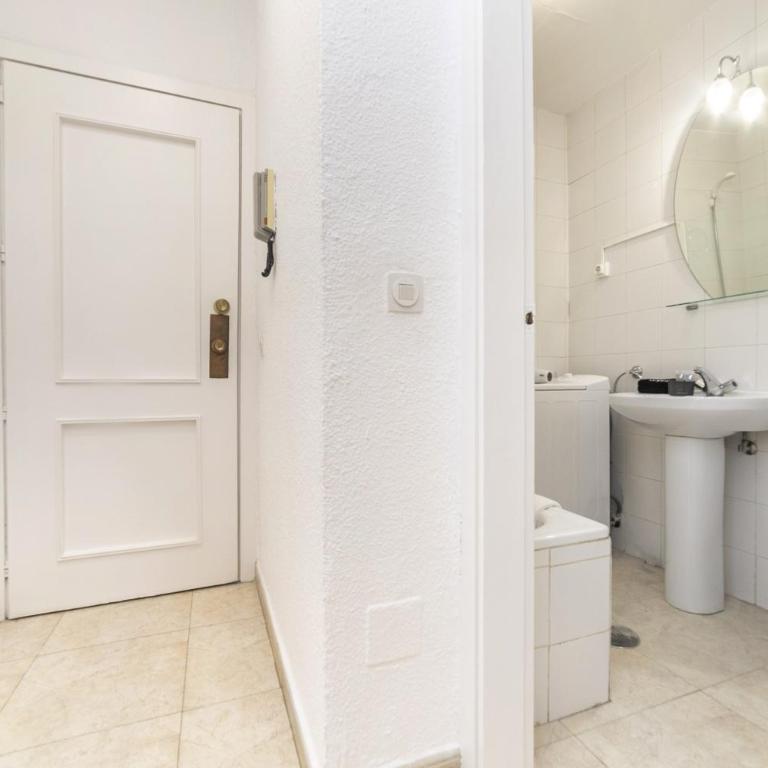 Classy IV - Ferga Suites - Deluxe King Studio - 21