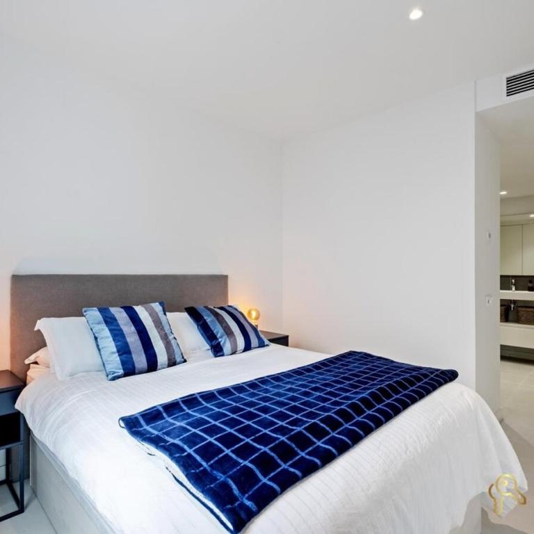 Sea view apartment with garden in Fuengirola - Apartamento de 2 dormitorios - 11