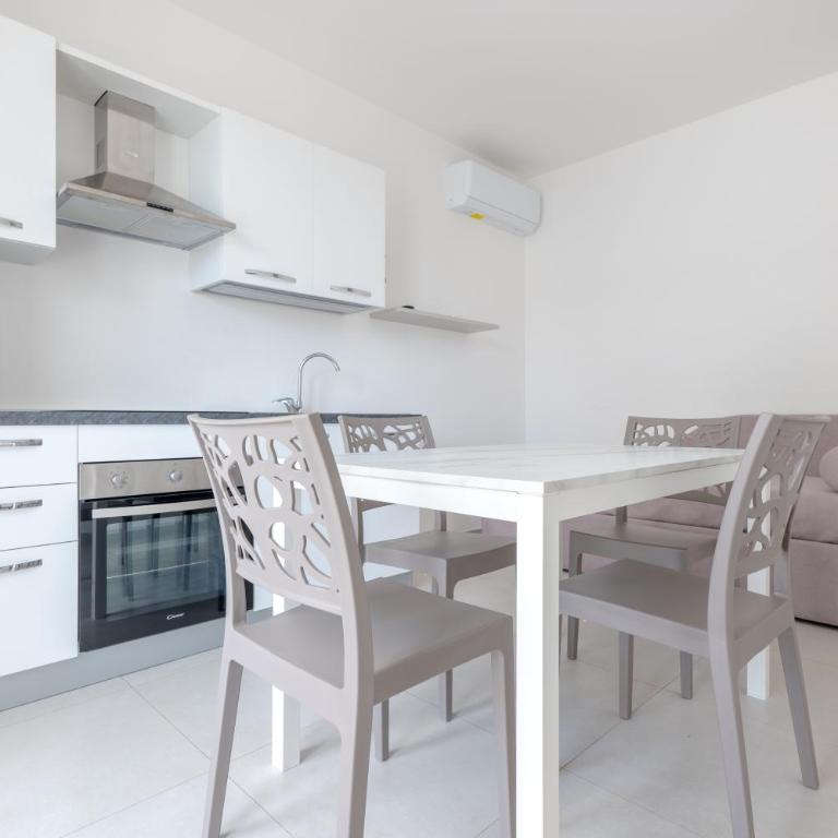 Diva Luxury Suite - Appartamento Deluxe con 2 Camere da Letto e Balcone - 2