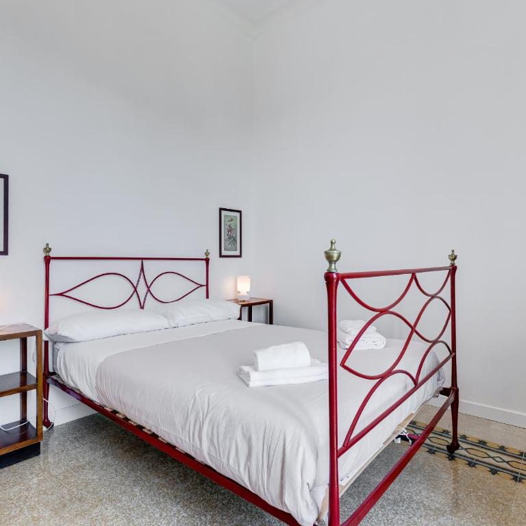 Elegant 3-Bedroom Apartment in Piazza Mazzini - Appartamento con 3 Camere da Letto - 35