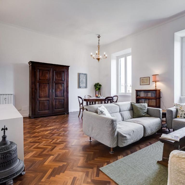 Elegant 3-Bedroom Apartment in Piazza Mazzini - Appartamento con 3 Camere da Letto - 32