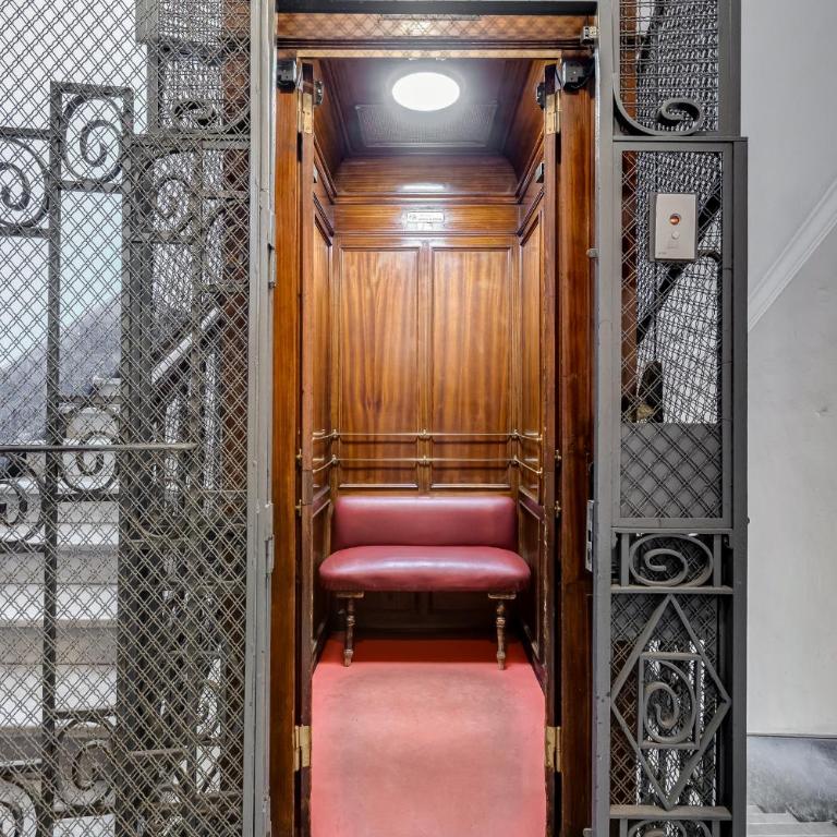 Elegant 3-Bedroom Apartment in Piazza Mazzini - Appartamento con 3 Camere da Letto - 52