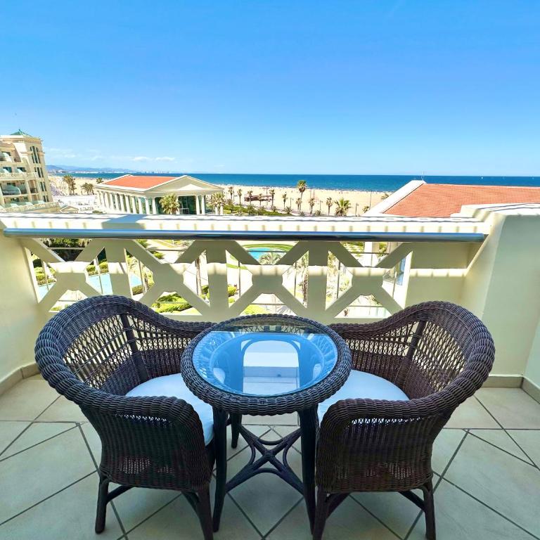 Las Arenas Balneario Resort - Deluxe Double or Twin Room with Sea View and Terrace - 4