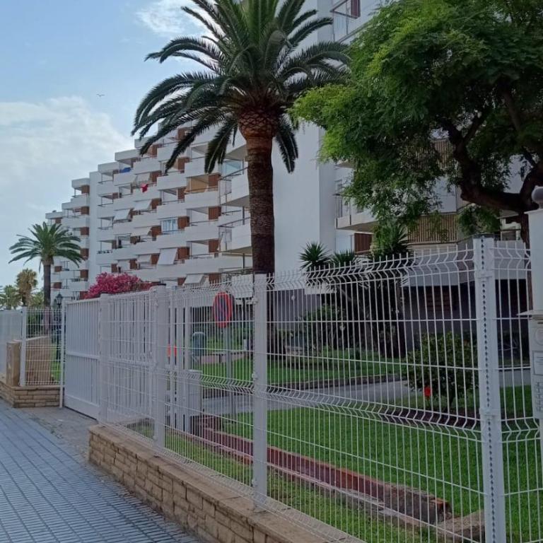 Apartamento F&P primera línea de mar. - Apartamento con balcón - 4