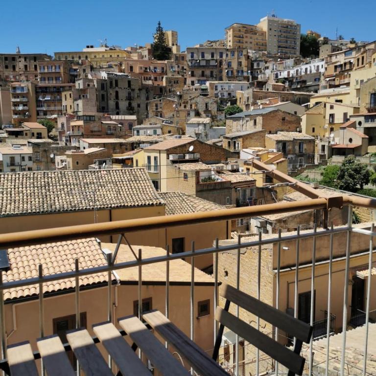 MiraValle Agrigento 2 - Camera Matrimoniale con Balcone (3 Adulti) - 1