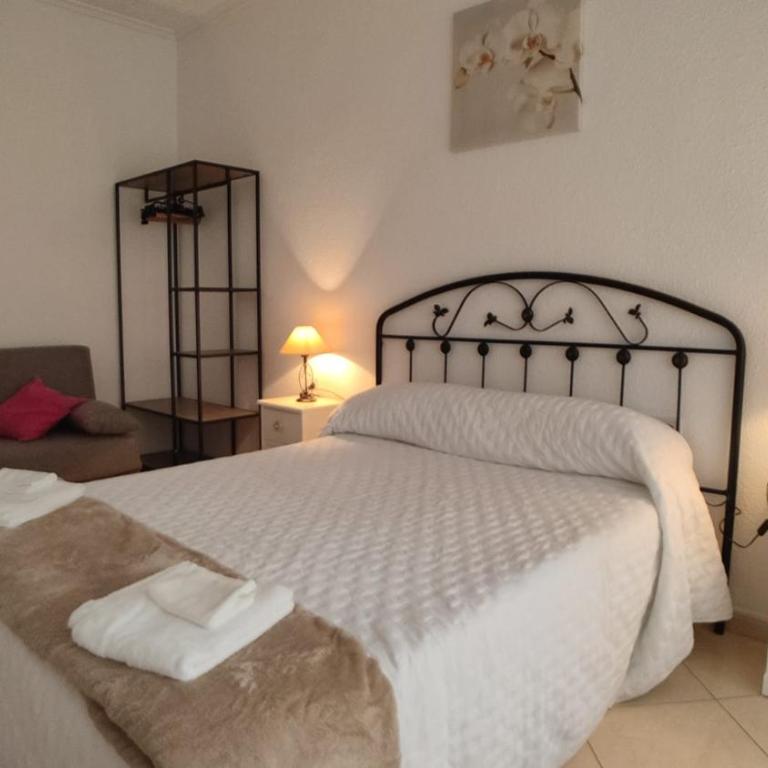 Mercado Central - LA CASA DEL ARBOL - Three-Bedroom Apartment - 1