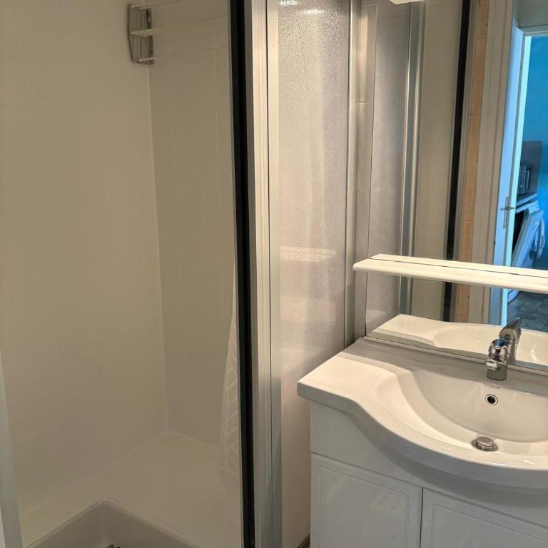 Maison climatisee proche plage avec piscine - Apartment - 9