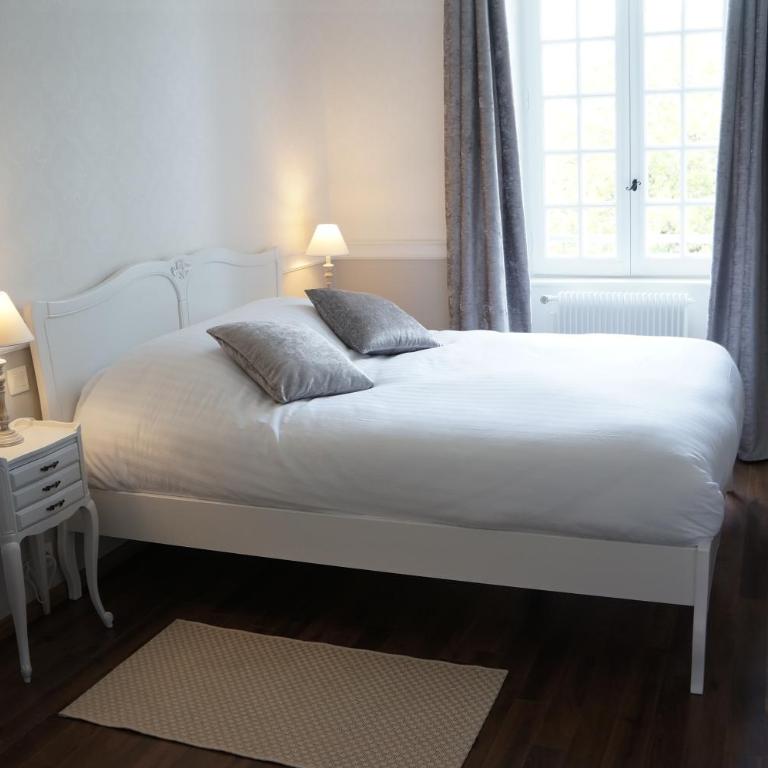 Manoir 1685 Saint Malo - Chambre Lit Queen-Size - Vue sur Jardin - 3