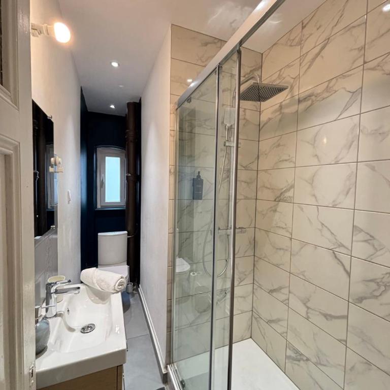 Soh Rent Appartement 3 proche gare et Centre de Strasbourg TV Wifi - Balcon - Apartment - 24