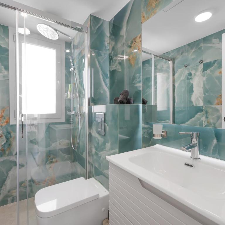Lale Verde - Modern 2BR with sea views, 2 pools and garage - Apartamento de 2 dormitorios con balcón y vistas al mar - 9