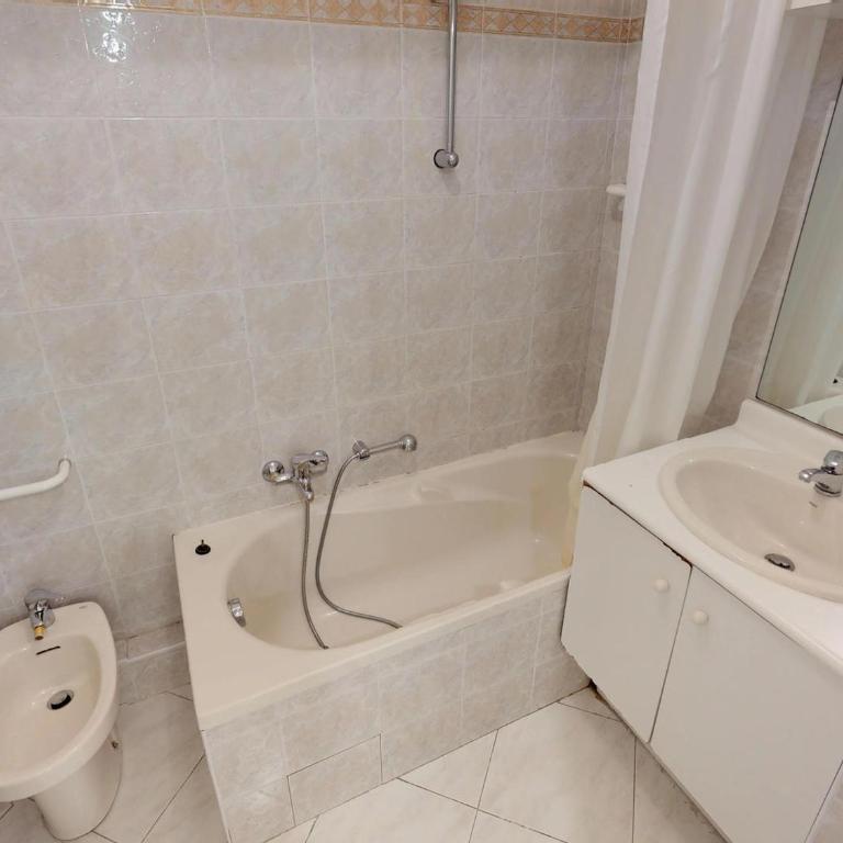 Grand 2P climatisé, terrasse, parking, centre Menton, commerces & plages à pied - FR-1-196-189 - Apartment (4 Adults) - 10
