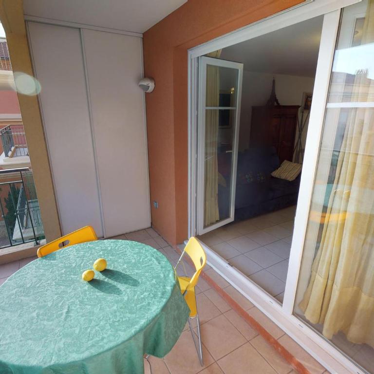 Spacieux 3P en Centre-ville de Menton, Terrasse, Parking, Wifi Gratuit, Proche Plage - FR-1-196-270 - Appartement (6 Adultes) - 1