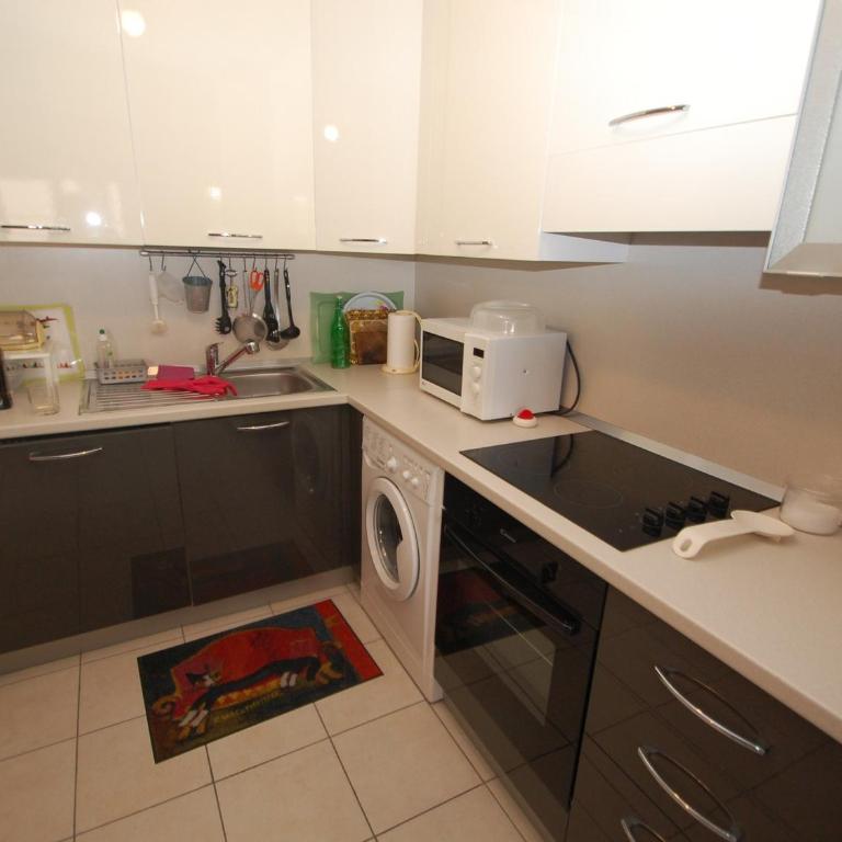 Spacieux 3P en Centre-ville de Menton, Terrasse, Parking, Wifi Gratuit, Proche Plage - FR-1-196-270 - Appartement (6 Adultes) - 10