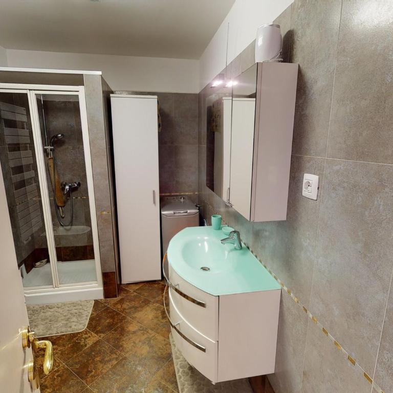 Grand studio climatisé avec alcôve et terrasse au centre de Menton - FR-1-196-288 - Studio - 12