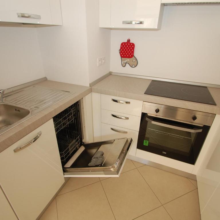 Charmant 2P moderne avec terrasse, parking privé, en plein centre de Menton, à 2 pas de la mer - FR-1-196-200 - Appartement (4 Adultes) - 14