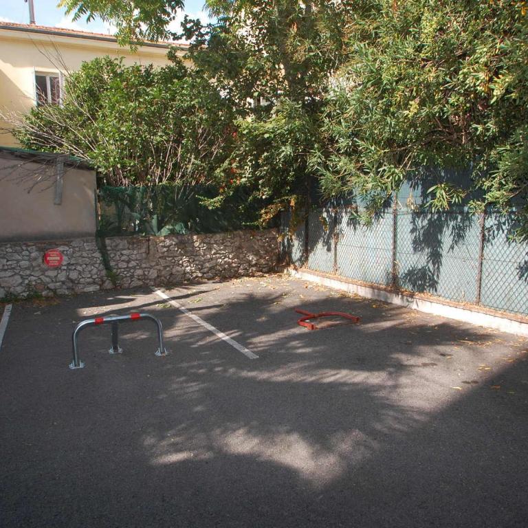 Studio au dernier étage avec terrasse, parking privé, clim, et wifi - centre ville et plage à proximité - FR-1-196-234 - Studio - 10