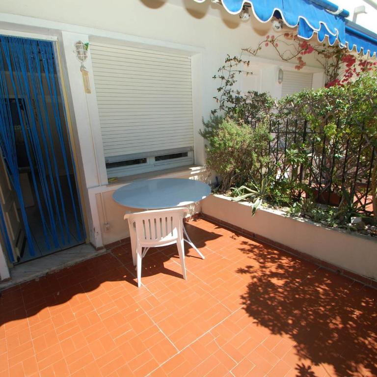 Studio lumineux avec grande terrasse et garage privé - FR-1-196-276 - Studio - 7