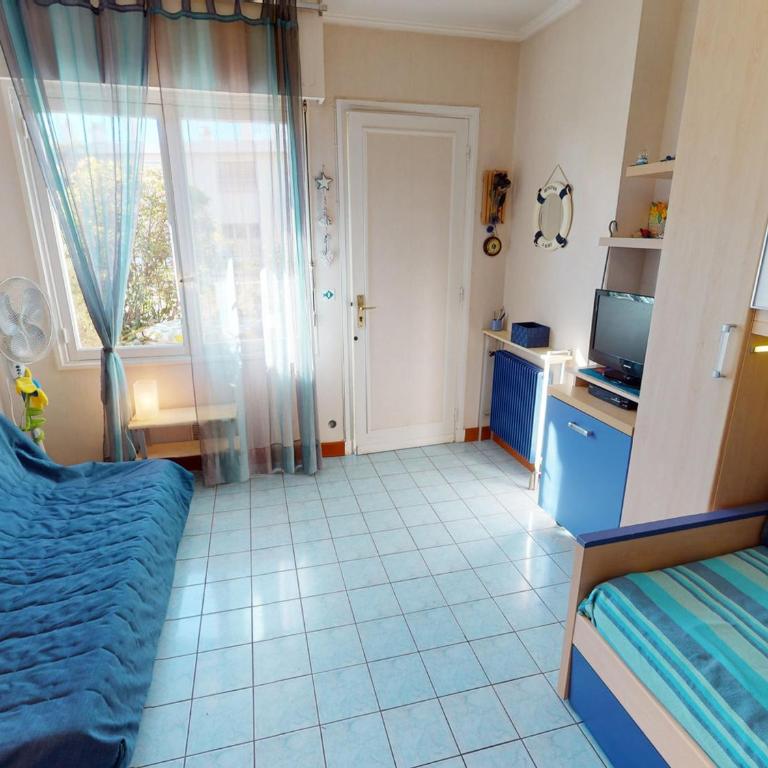 Studio lumineux avec grande terrasse et garage privé - FR-1-196-276 - Studio - 9