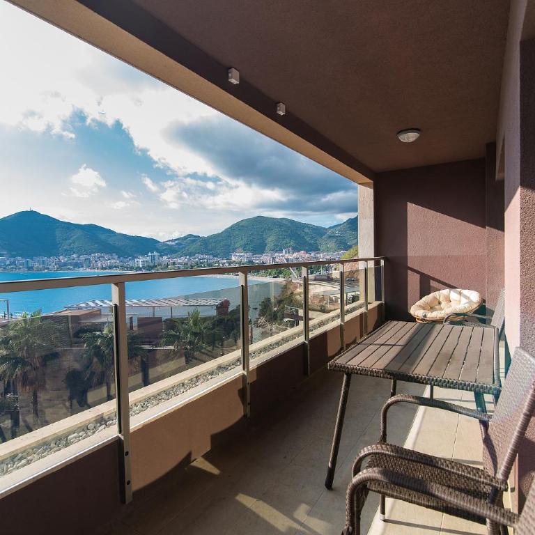 Sea View Apartments MonteBook - Three-Bedroom Apartment with Sea View - 3