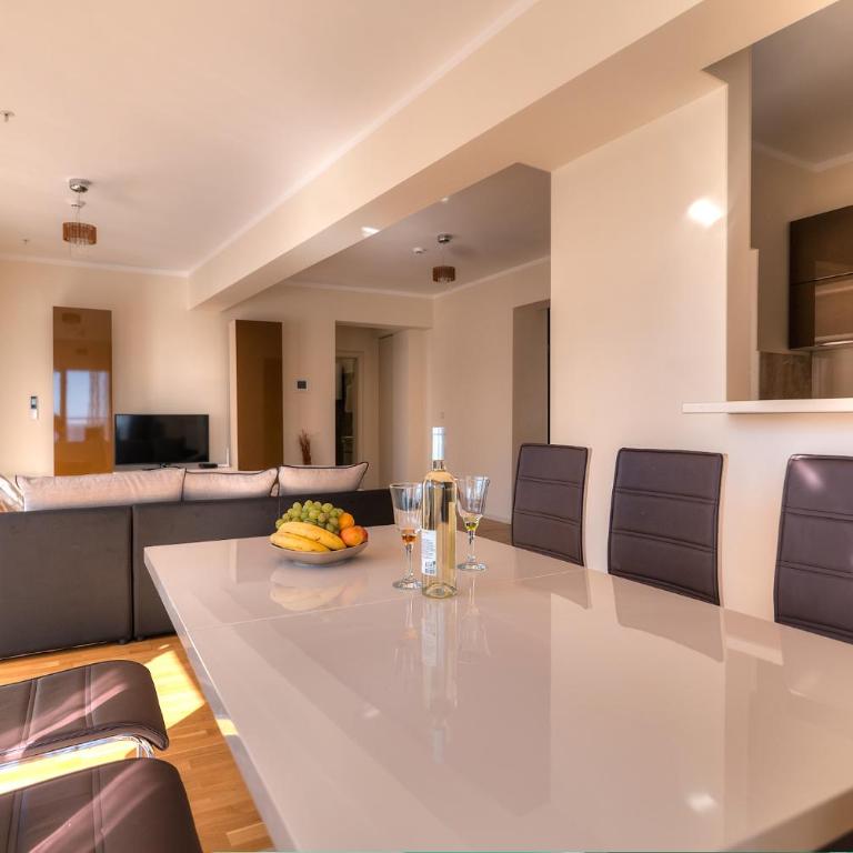 Sea View Apartments MonteBook - Three-Bedroom Apartment with Sea View - 2