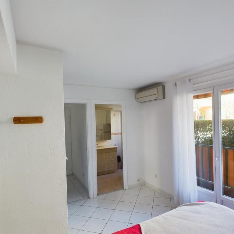 Charming 2-room appt, 2 steps from sea and shops - Appartement 1 Chambre - 9