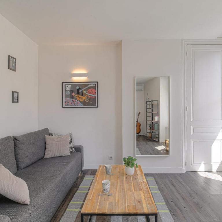 Le Pipet - T2 avec terrasse, vue, à deux pas du théâtre antique - Appartement 1 Chambre - 24
