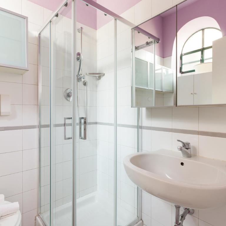 GuestHost - Isola Cosy Pink Studio Apt - Monolocale - 16
