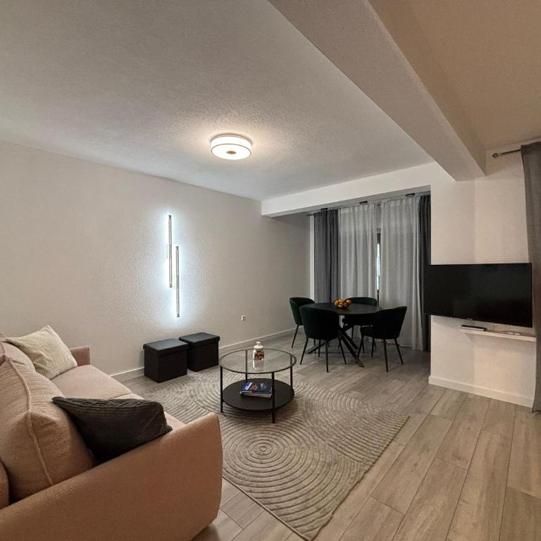 Apartment Merry Harmony Heights - Balcony & Free Garage & Parking - Two-Bedroom Apartment with View - 5
