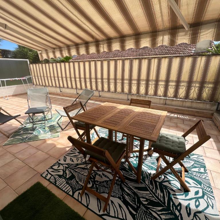 Charmant 2 pièces, terrasse 30m2 - Apartment mit 1 Schlafzimmer - 2