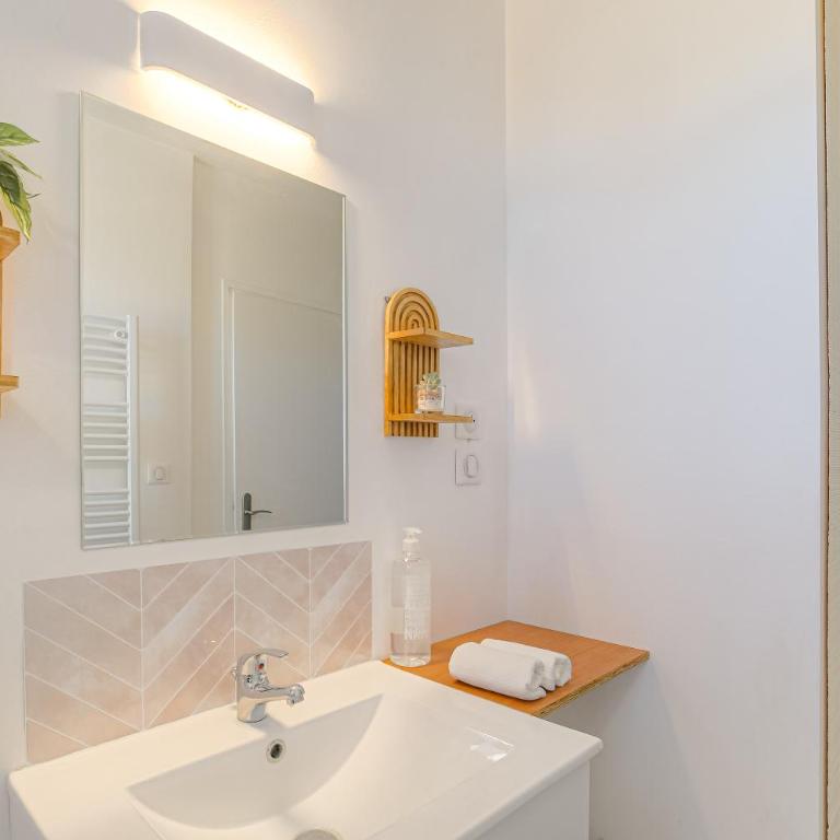 Le Pipet - T2 avec terrasse, vue, à deux pas du théâtre antique - Appartement 1 Chambre - 34