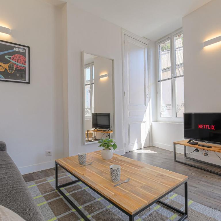 Le Pipet - T2 avec terrasse, vue, à deux pas du théâtre antique - Appartement 1 Chambre - 35