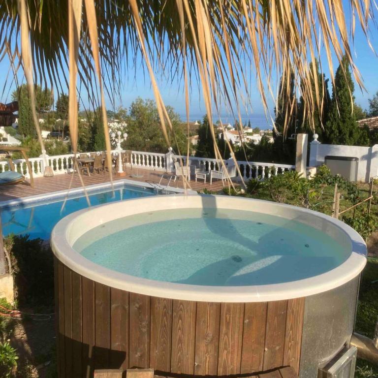 Villa Aroha - Huge Villa, Sea Views & 2 pools - Villa - 14