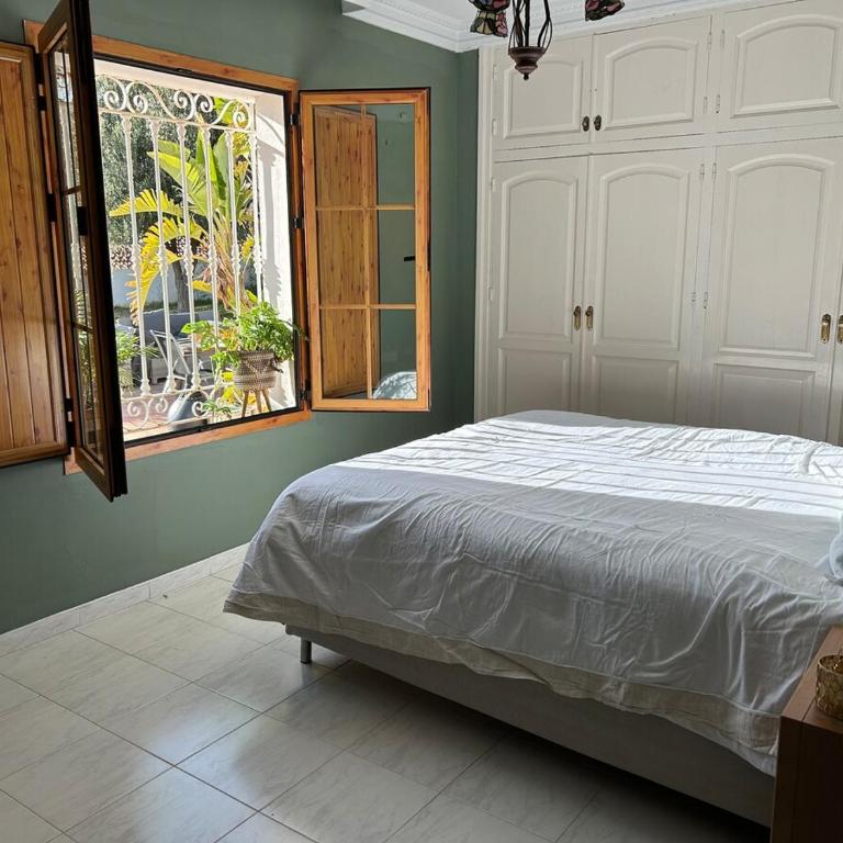 Villa Aroha - Huge Villa, Sea Views & 2 pools - Villa - 26