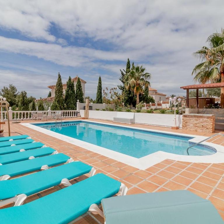 Villa Aroha - Huge Villa, Sea Views & 2 pools - Villa - 46