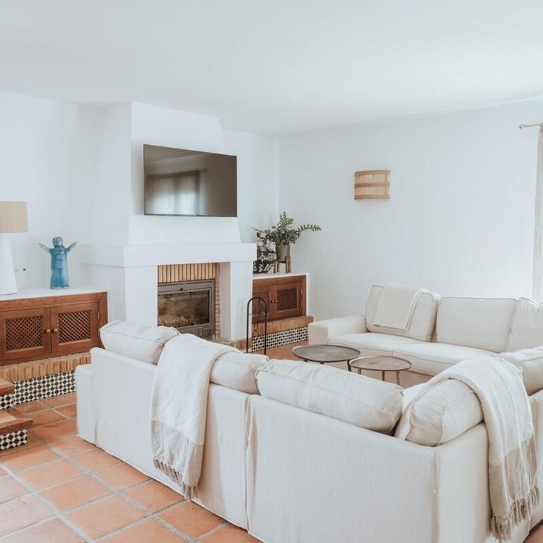 Villa Aroha - Huge Villa, Sea Views & 2 pools - Villa - 52