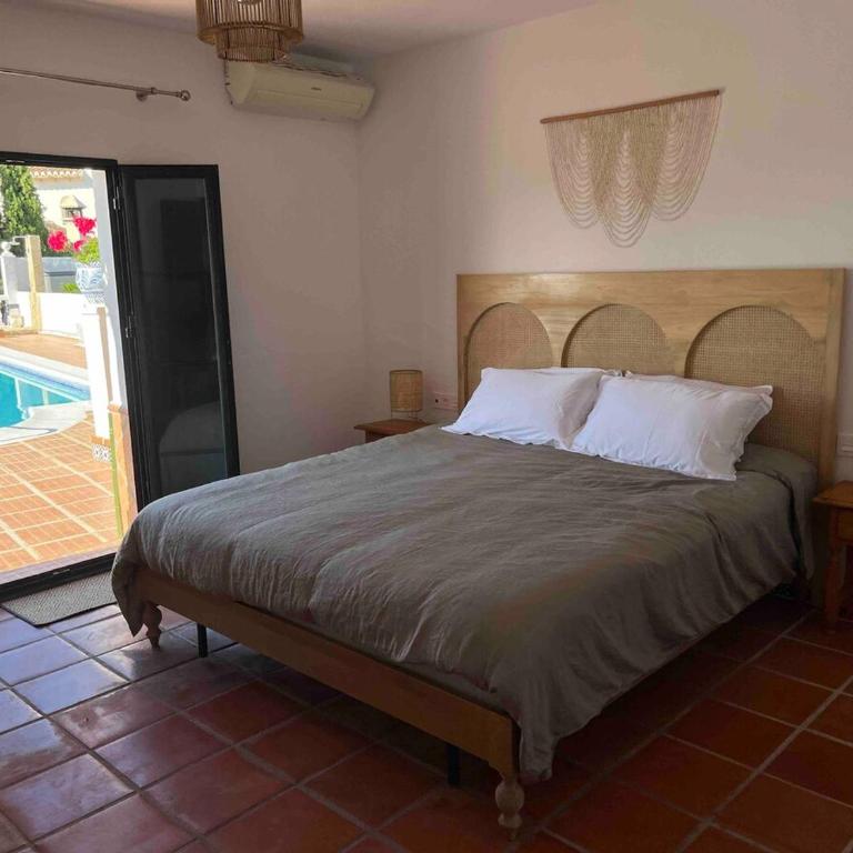 Villa Aroha - Huge Villa, Sea Views & 2 pools - Villa - 3