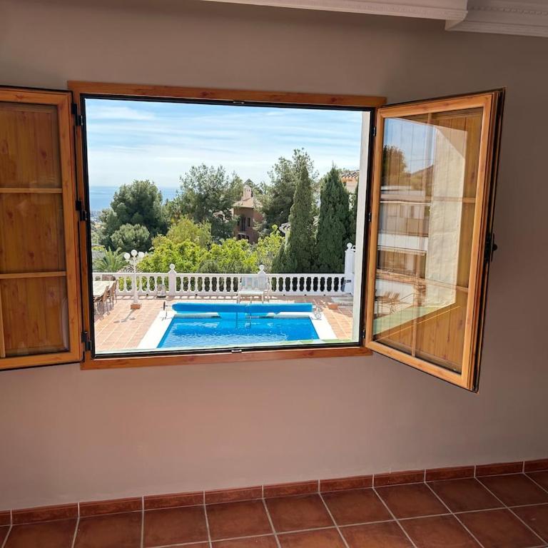Villa Aroha - Huge Villa, Sea Views & 2 pools - Villa - 64