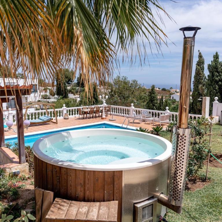 Villa Aroha - Huge Villa, Sea Views & 2 pools - Villa - 67