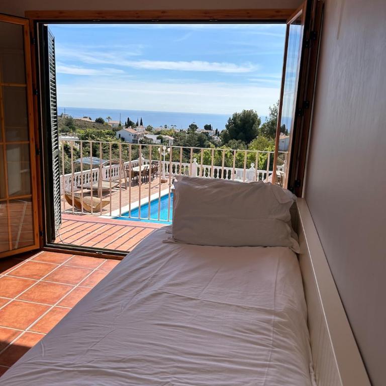 Villa Aroha - Huge Villa, Sea Views & 2 pools - Villa - 24