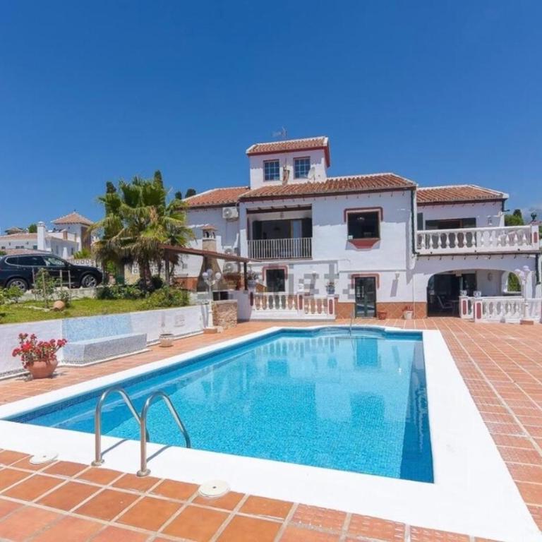 Villa Aroha - Huge Villa, Sea Views & 2 pools - Villa - 71