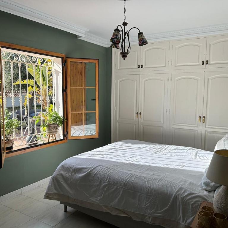 Villa Aroha - Huge Villa, Sea Views & 2 pools - Villa - 75