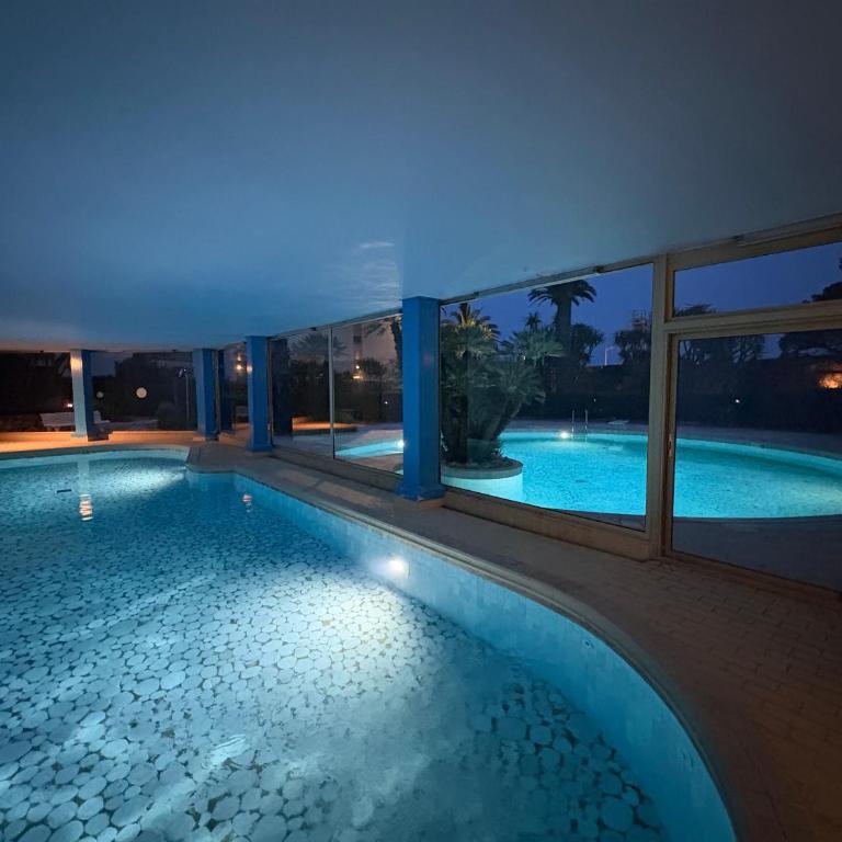 Appartement vue & front de mer, piscines, 55M2 2Pièces - Apartment mit 1 Schlafzimmer - 35