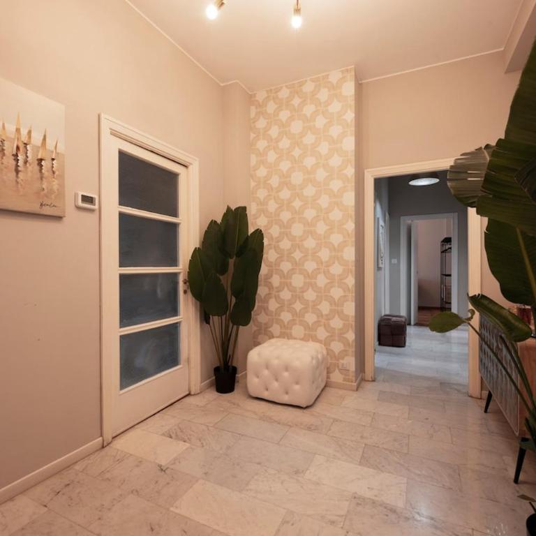 Luxury Center - Next to the Sea- Aria condizionata - Free Parking - Appartamento con 3 Camere da Letto - 72