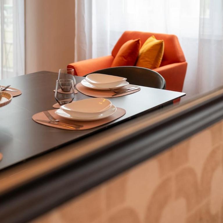 Luxury Center - Next to the Sea- Aria condizionata - Free Parking - Appartamento con 3 Camere da Letto - 80