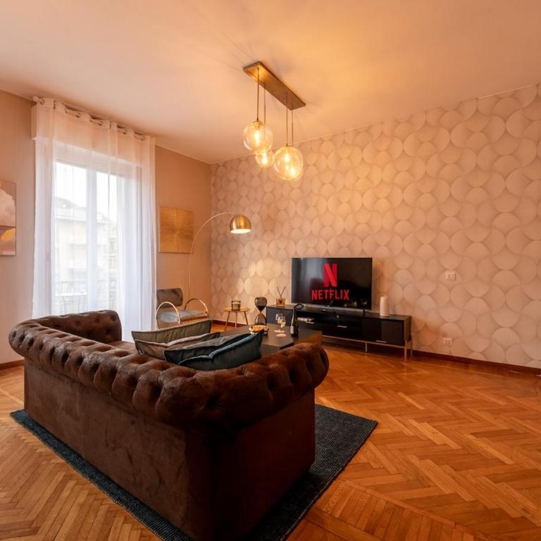 Luxury Center - Next to the Sea- Aria condizionata - Free Parking - Appartamento con 3 Camere da Letto - 89
