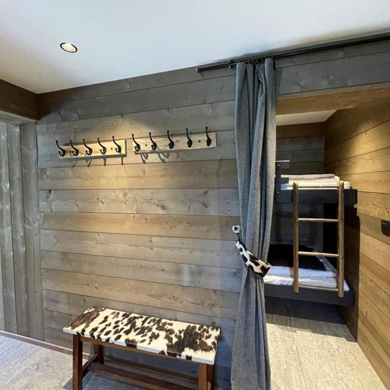 Appartement rénové, 6 pers, 2 ch + coin montagne, centre Crest-Voland, parking, skiroom, WIFI - Three-Bedroom Apartment - 5
