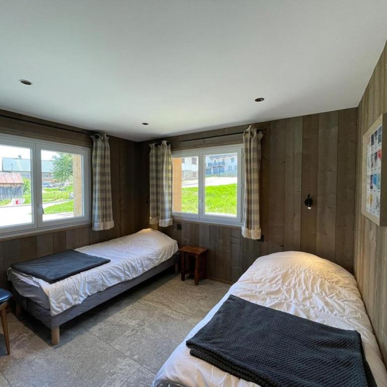 Appartement rénové, 6 pers, 2 ch + coin montagne, centre Crest-Voland, parking, skiroom, WIFI - Three-Bedroom Apartment - 7