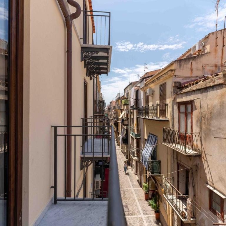 Nikelia - Camera Matrimoniale con Balcone - 1