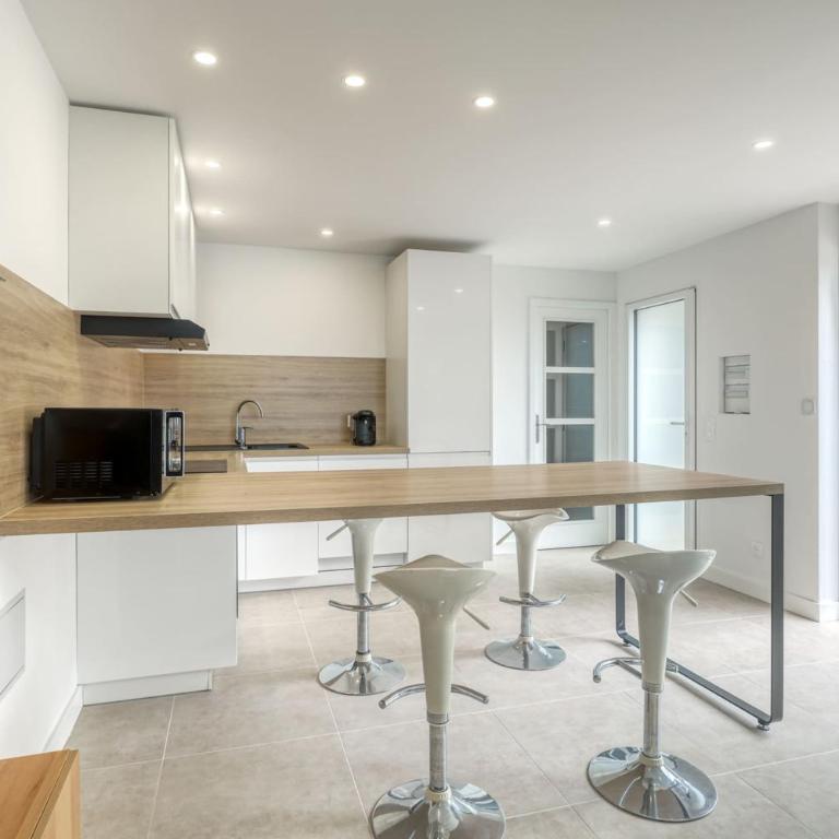 Renovated 1-bedroom apartment with sea view and large balcony Aiguebelle - Appartamento con 1 Camera da Letto e Vista Mare - 9
