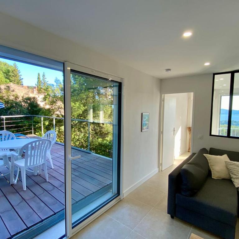 Renovated 1-bedroom apartment with sea view and large balcony Aiguebelle - Appartamento con 1 Camera da Letto e Vista Mare - 20